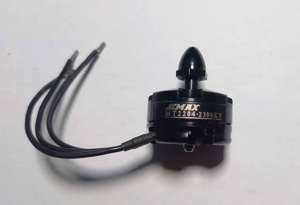 Motor brushless Emax 2204 KV2300 CW - Imagem 2