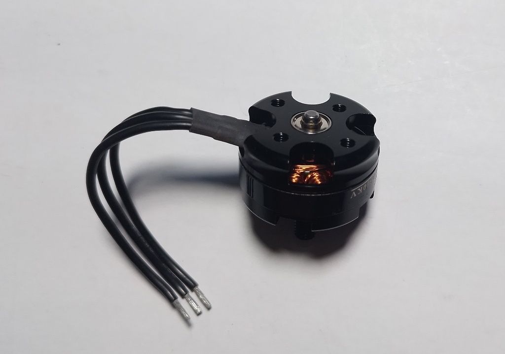 Motor brushless Emax 2204 KV2300 CW - Imagem 3