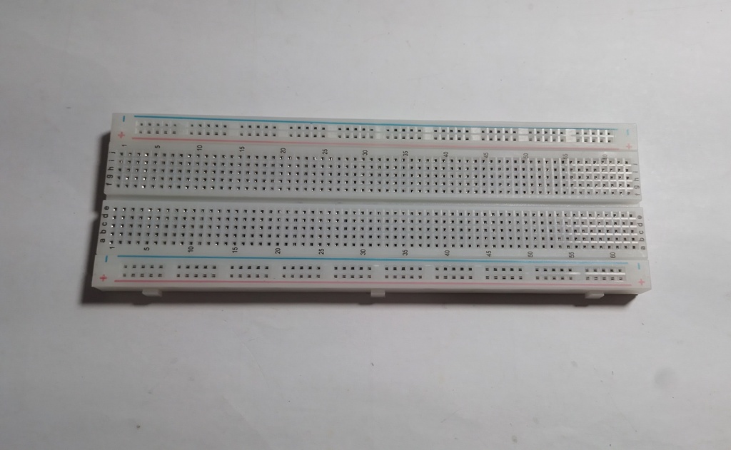 Protoboard 830 Furos para Montagem de Circuitos Eletrônicos - Imagem 2